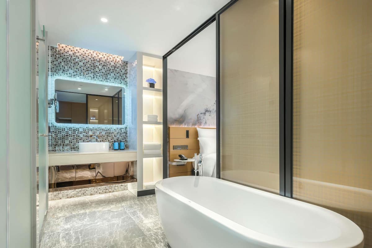Suite estándar, 1 cama King size | Minibar, escritorio y espacio para trabajar con laptop