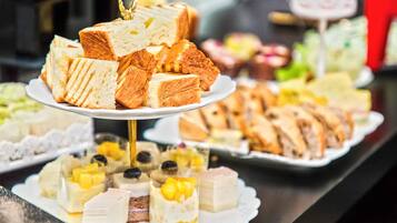 Daily buffet breakfast for a fee
