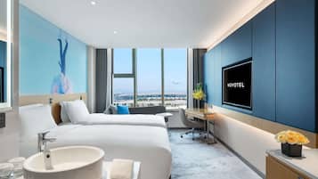 1 Schlafzimmer, Minibar, Schreibtisch, laptopgeeigneter Arbeitsplatz