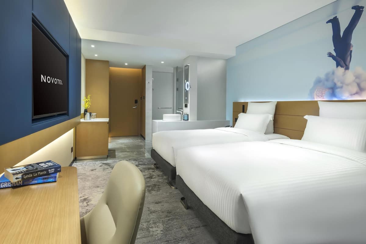 Minibar, desk, laptop workspace, blackout drapes