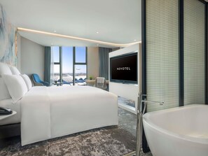 Suite estándar, 1 cama King size | Minibar, escritorio y espacio para trabajar con laptop 
