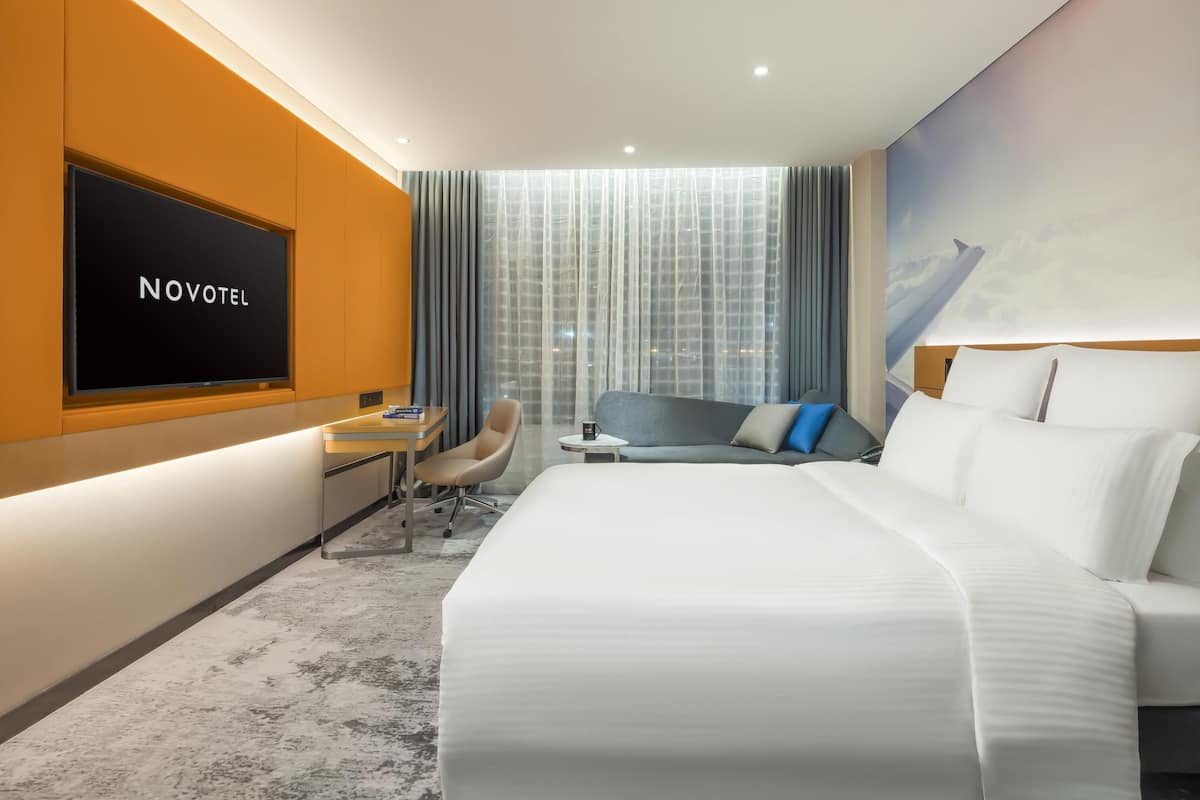 Minibar, desk, laptop workspace, blackout drapes