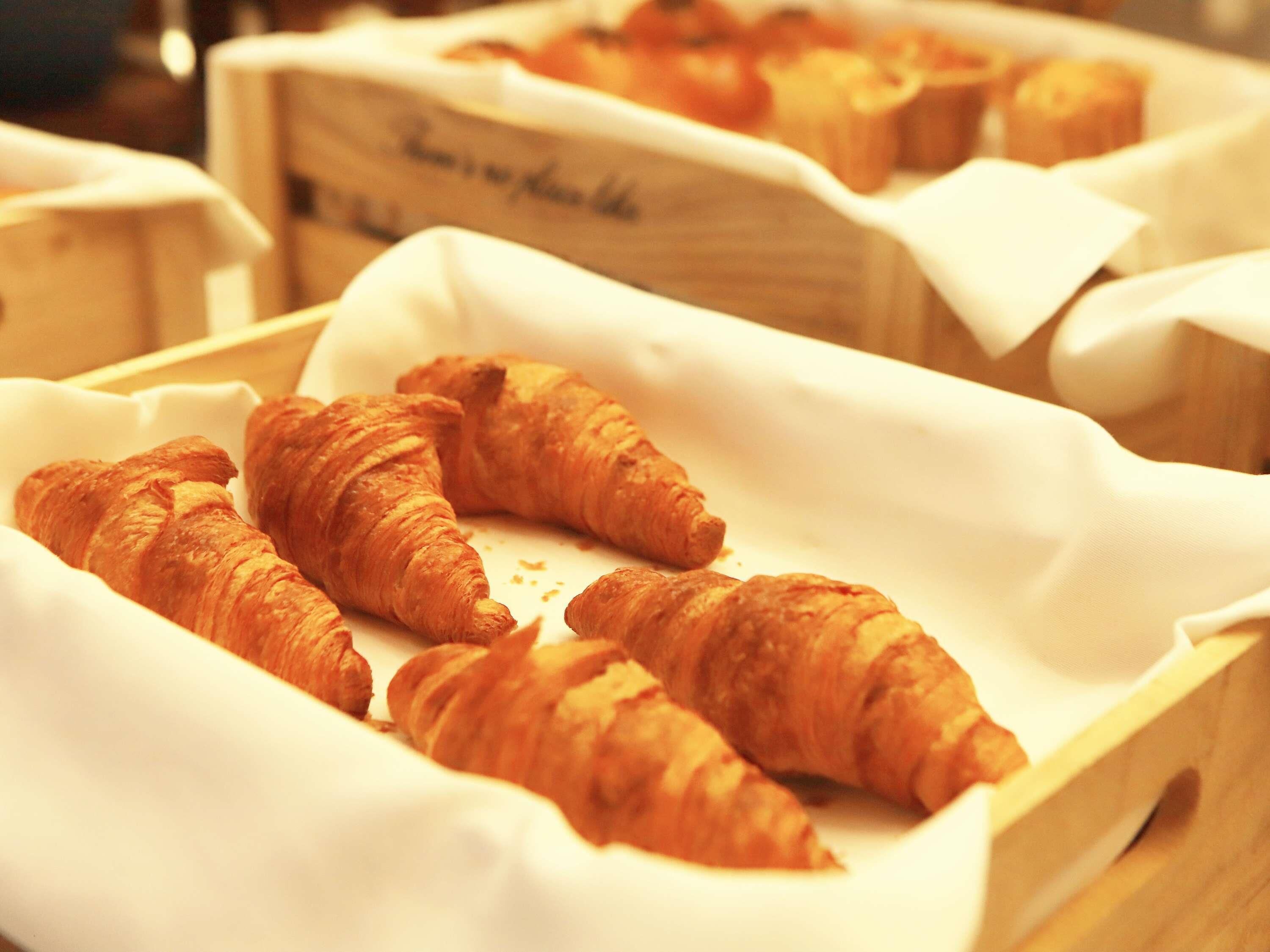 daily buffet breakfast (cny 138 per person)