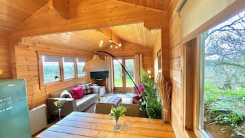 Smart TV, videojuegos, reproductor de DVD, biblioteca de música