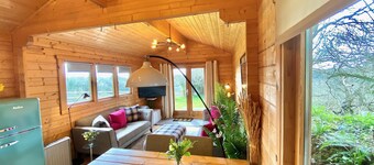 Yealm Cabin is a self catering log cabin in Devon with Hot Tub, South Hams, UK.