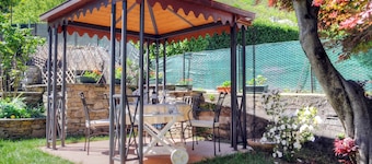 Peaceful Apartment with balcony, Garden And Lake View