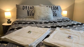 2 bedrooms, iron/ironing board, free WiFi, bed sheets