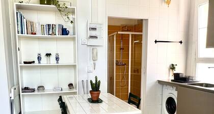 Superb small apartment with free parking
