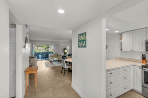 Interior - Prime Location I 2 Bed Setup Directly Across Street From South Beach Access (Marco Island)