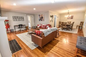 Televisión, videojuegos y oficina 