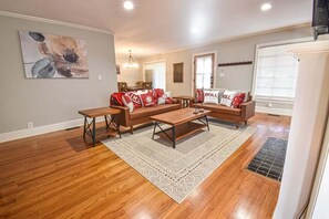 Televisión, videojuegos y oficina 