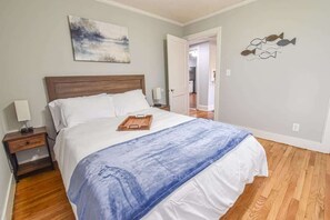 3 bedrooms, iron/ironing board, WiFi, bed sheets - Sweet Home Alabama | Dual TVs, Foosball, Ping pong, Sleeps 8+ (Northport)