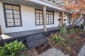Property grounds - Sweet Home Alabama | Dual TVs, Foosball, Ping pong, Sleeps 8+ (Northport)
