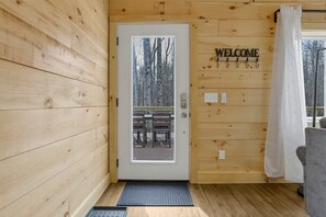 Interior - Deerberry Ridge (Hocking Hills Area) (Rockbridge)