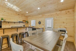 Dining - Deerberry Ridge (Hocking Hills Area) (Rockbridge)