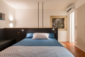 Departamento de diseñador | 2 habitaciones, muebles diferentes y espacio para trabajar con laptop 