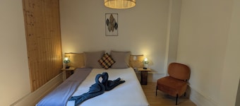L'ETERLOU in a charming property in the heart of the Source-Bleue area