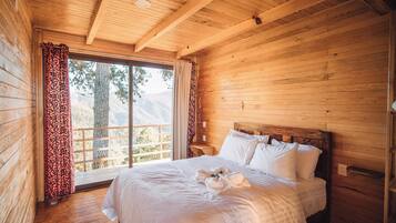 Chalet panorámico, 3 habitaciones, chimenea, vista a la montaña | Ropa de cama de alta calidad y decoración personalizada