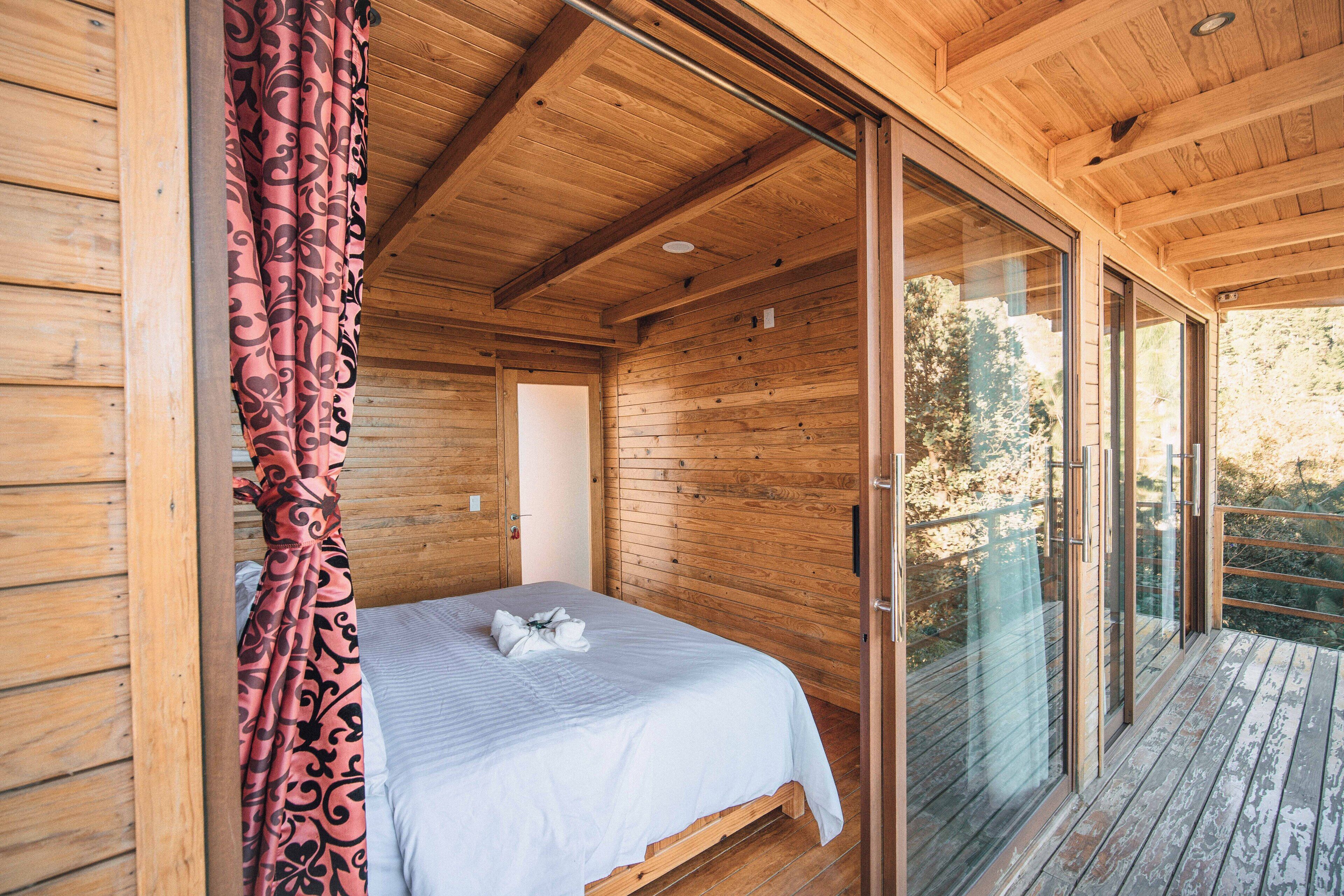 Panoramic Chalet, 3 Bedrooms, Fireplace, Mountain View | Premium bedding, individually decorated, individually furnished