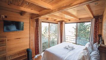 Chalet panorámico, 3 habitaciones, chimenea, vista a la montaña | Ropa de cama de alta calidad y decoración personalizada