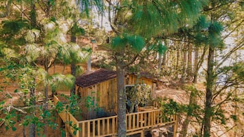 Cabaña clásica, 1 cama Queen size, Terraza, junto a la montaña | 3 habitaciones y decoración personalizada