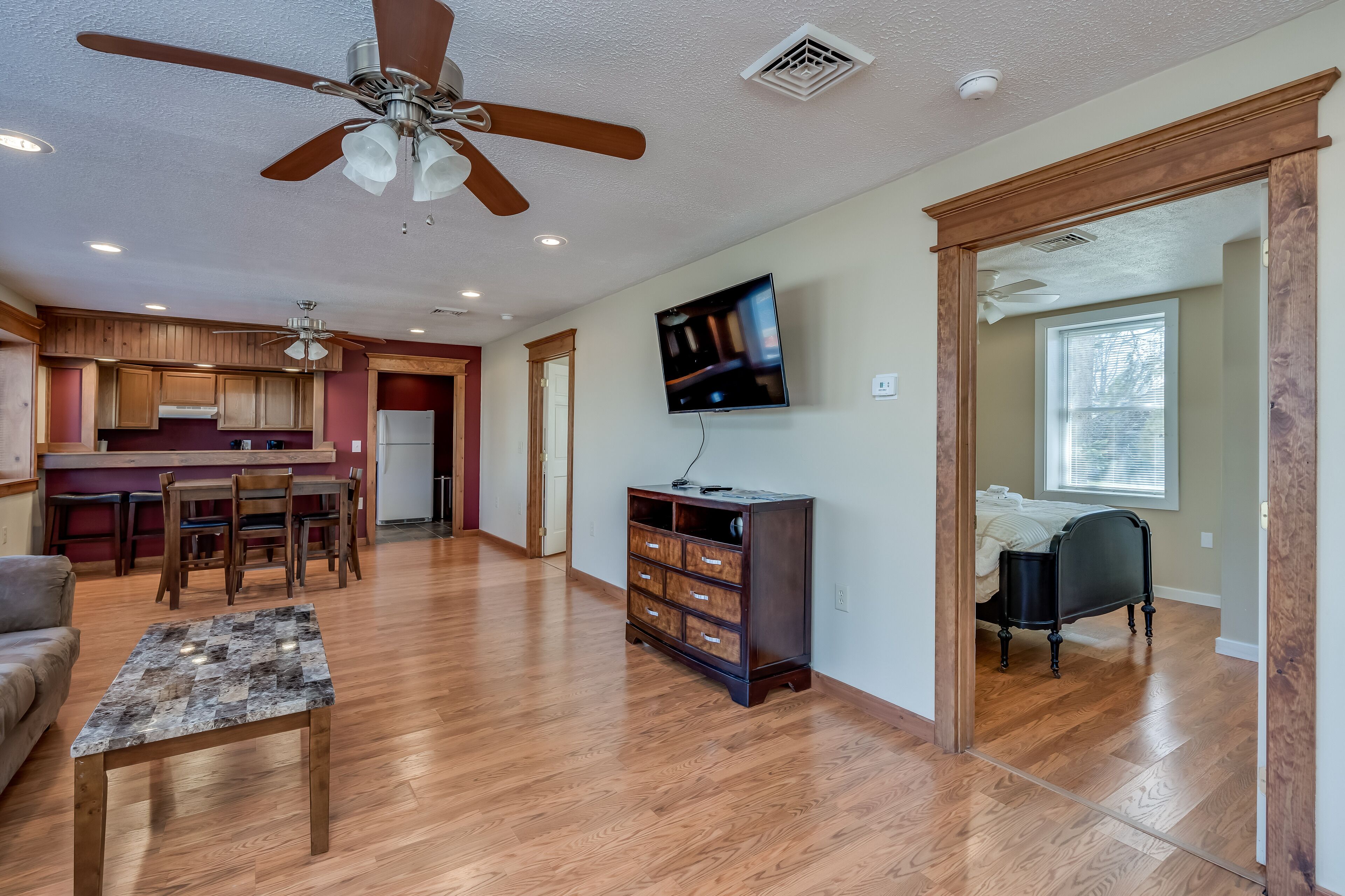 2 間睡房、熨斗/熨衫板、Wi-Fi、床單