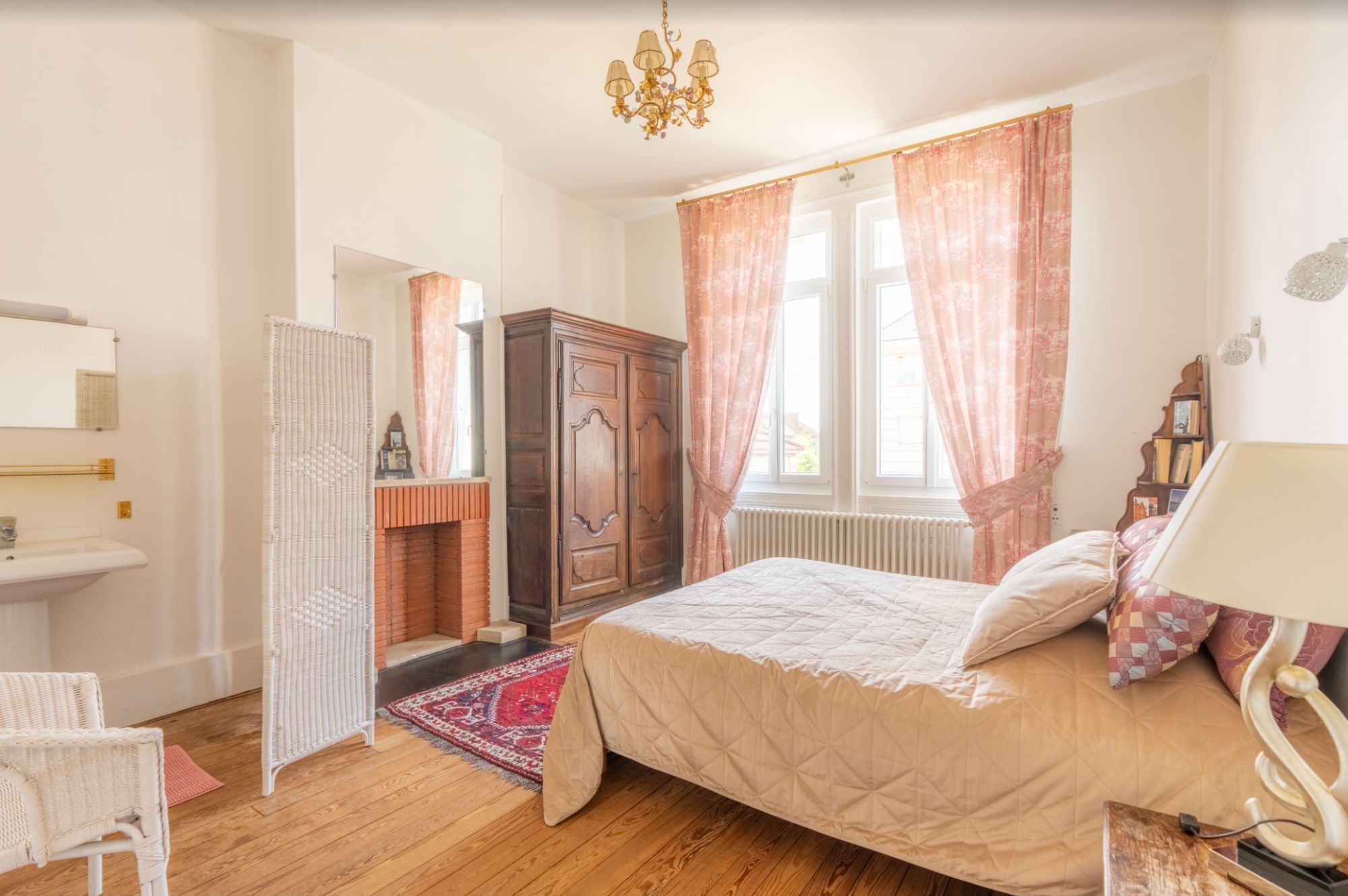 7 bedrooms, desk, iron/ironing board, free WiFi