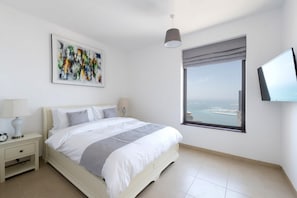 Room - Stunning Marina Seaview Apartment 4 BR JBR (Dubai)