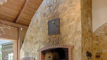 Villa | 5 bedrooms, WiFi