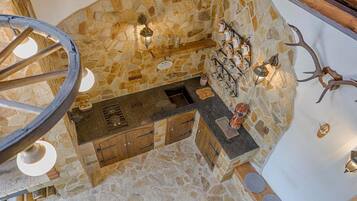 Villa | 5 bedrooms, WiFi