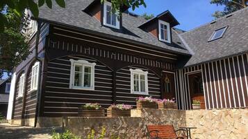 Villa | 5 bedrooms, WiFi