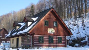 Villa | 5 bedrooms, WiFi