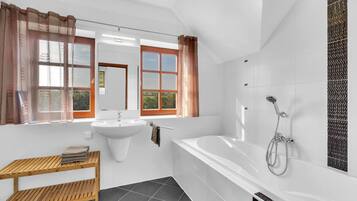 House | Bathroom