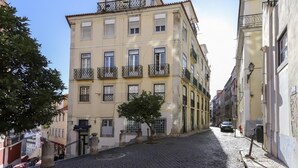 Apartment - Chiado Views by Homing (Lisbon)