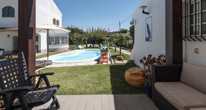 Sesimbra Stylish Villa by Homing