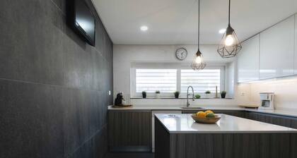 Sesimbra Stylish Villa by Homing