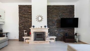 Villa | 3 bedrooms, WiFi, bed sheets