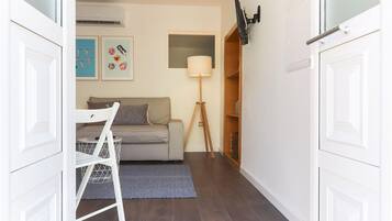 Apartment | 1 bedroom, iron/ironing board, WiFi
