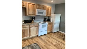 Fridge, microwave, oven, coffee/tea maker