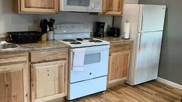冰箱、微波炉、烤箱、茶具/咖啡用具