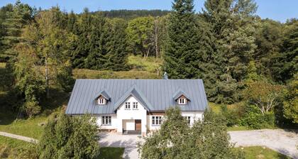 Villa mit Pool Skigebiete Kjh348