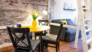 Dining - Shabby Chic Apartment in ideal Location (Hamburg)