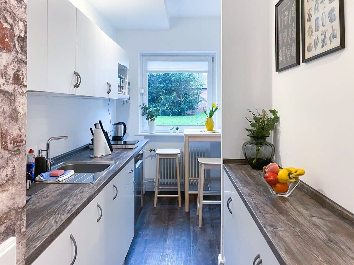 Frigorífico, microondas, placa de cocina y lavavajillas