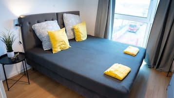 4 bedrooms, iron/ironing board, WiFi