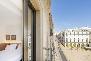 Couette en duvet d'oie, minibar, coffres-forts dans les chambres, bureau