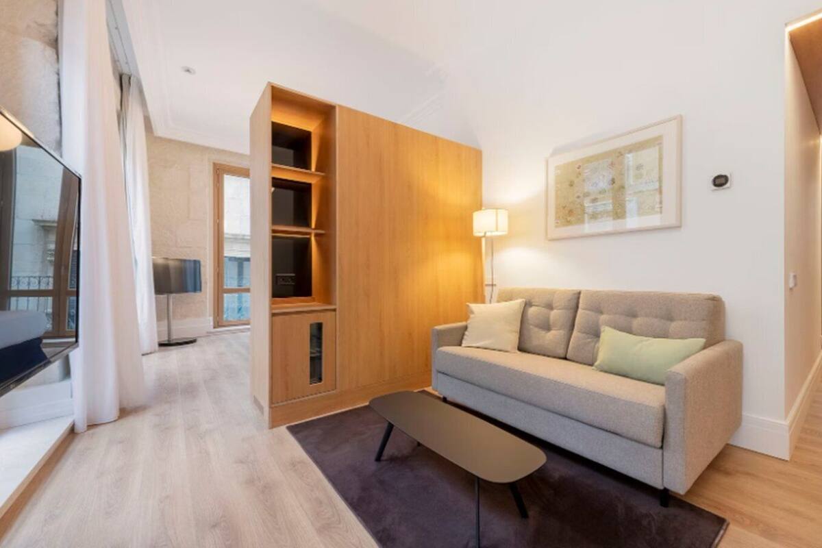 1 bedroom, down duvets, minibar, in-room safe