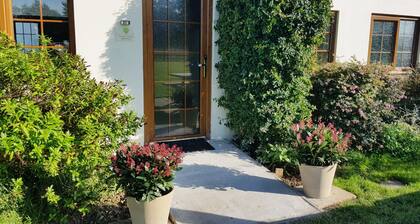 Spacious pet-friendly, accessible family holiday home at Hawthorn Farm, Kent