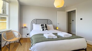 1 chambre, bureau, fer et planche à repasser, Wi-Fi gratuit
