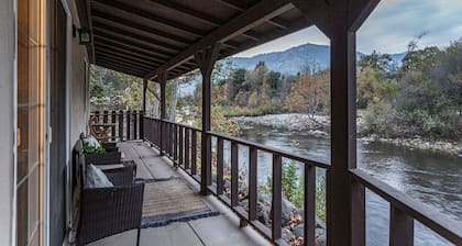 Sequoia Riverfront Guest House Right On The Water!