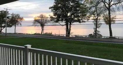 Modern Home, Beautiful St. Lawrence River View